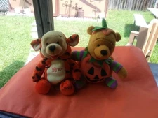 Disney Plush Beanie Winnie The Pooh 1999 In Tigger & Pumpkin Halloween Costume 