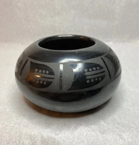 Native American San Ildefonso Blackware Pottery Pot Bowl by Pauline Martinez VTG