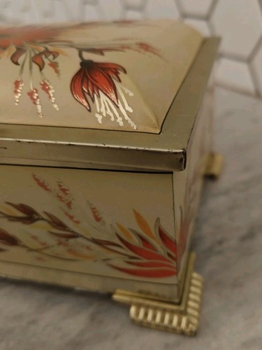 Scatola portagioie latta caramelle oro floreale vintage Linette chiusura Germania Ovest ornata - Foto 11 di 14
