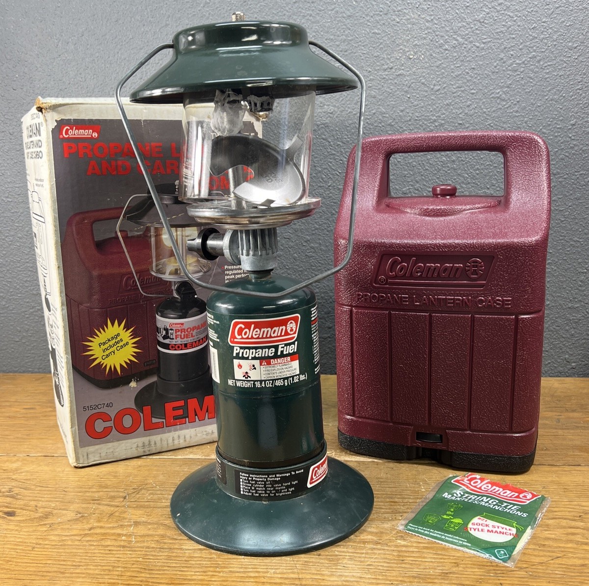 Coleman Model 5152B740 Two Mantle Lantern W/Hard Case with
