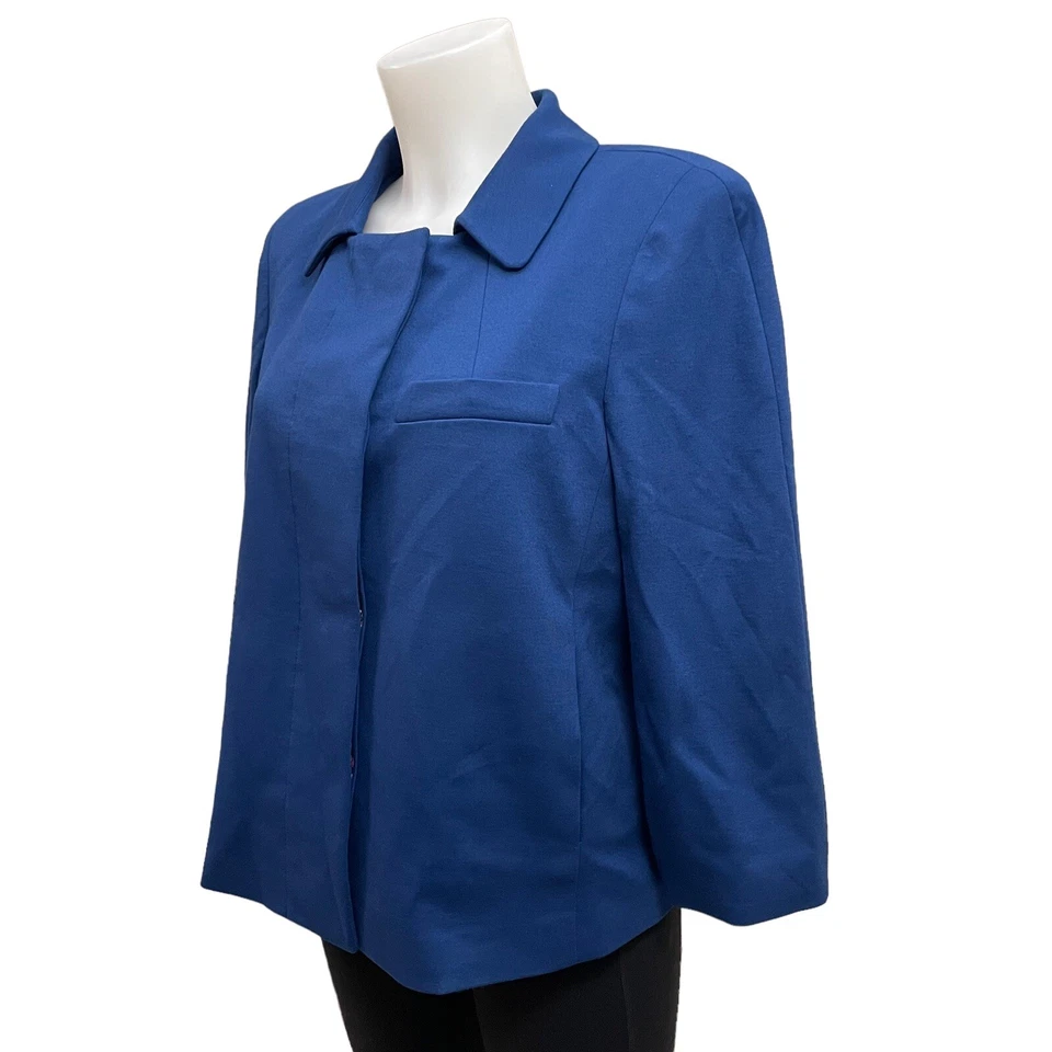 TALBOTS BLUE BLAZER COAT, 3/4 SLEEVE size 12 NEW hidden buttons flat collar - Image 3 of 4