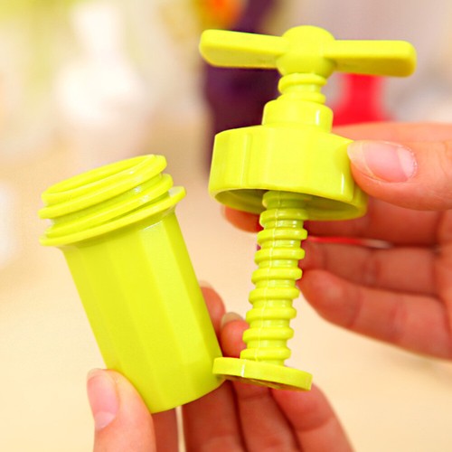Vegetable Onion Garlic Rotate Cutter Food Chopper Crusher Gadgets Garlic Crusher - Picture 2 of 12