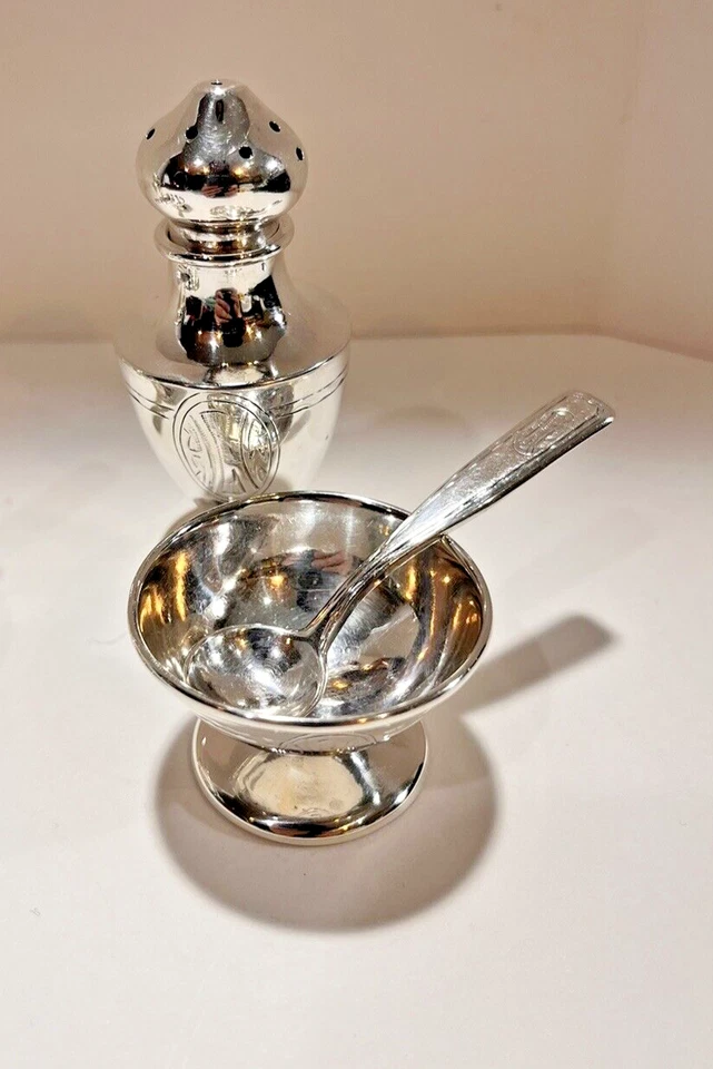 Juego de coctelera y salero Baltimore Silversmith de plata esterlina 104 gr. Foto 4 de 4