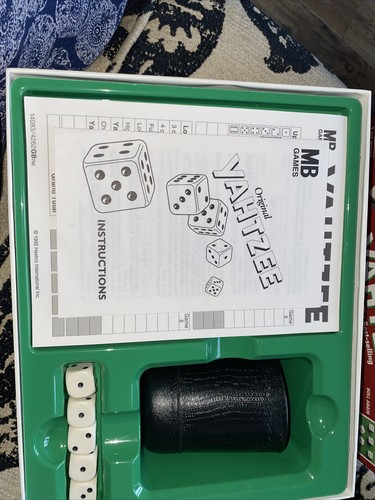 Original Yahtzee Dice Game 1992 Vintage Complete MB Games. Complete - Picture 2 of 8