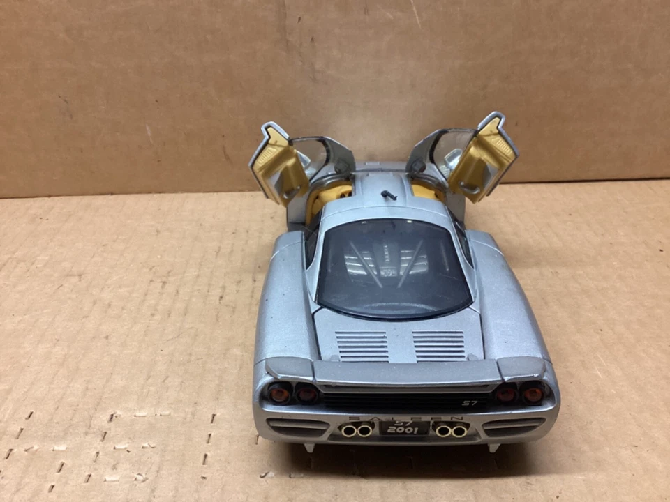 Motor Max Saleen S7 1:18 Metal Die Cast Car - Image 3 of 4