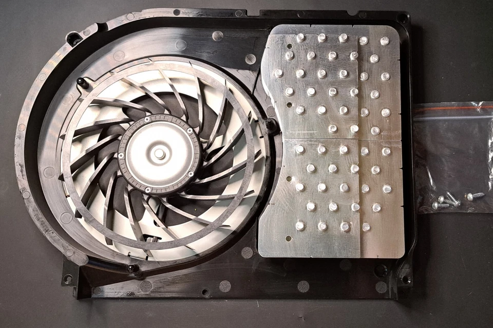 Рабочий вентилятор охлаждения, плащаница и радиаторы PlayStation 3 OEM NIDEC - *ХОРОШИЙ ЧИСТЫЙ - Изображение 2 из 4