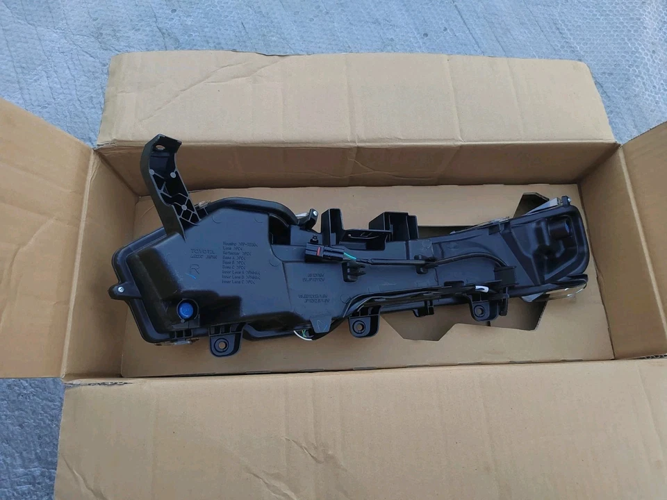LEXUS NX I (AZ10) VA2393276 Luce di posizione anteriore destra 8161078090 Foto 4 de 4