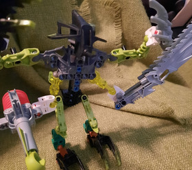 Lego Bionicle Mistika Gorast 8695 plus parts for Pohatu Uniter of Stone 71306