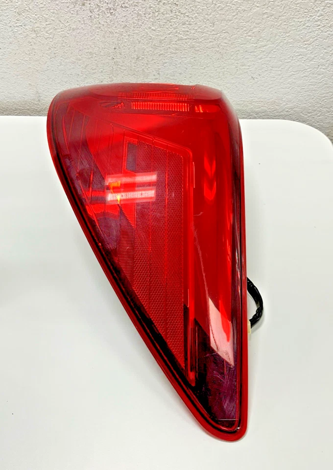 Luz trasera derecha Subaru Outback Legacy 2015 946074 OEM*arañada* Foto 3 de 4