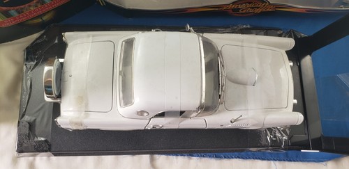 Motor Max American Graffiti 1956 Ford Thunderbird 1:18 Diecast - Picture 2 of 6