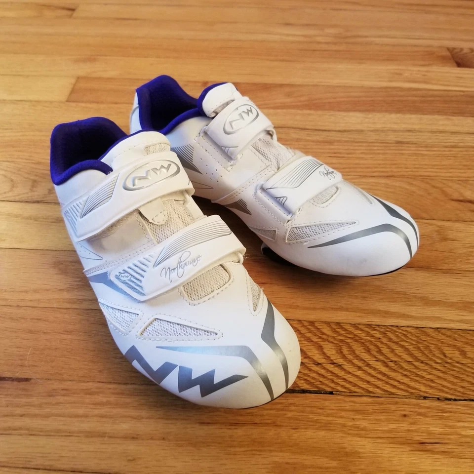 Zapatos de ciclismo de carretera Northwave Eclipse para mujer blancos/plateados EE. UU. 8,6 / UE 41 Foto 2 de 4