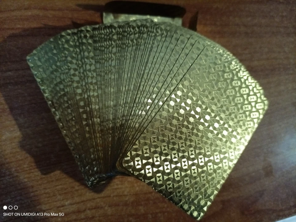 CARTE DA POKER PLACCATE IN ORO 24 CARATI CERTIFICATO DI AUTENTICITA LAMINA D'ORO - Immagine 2 di 4