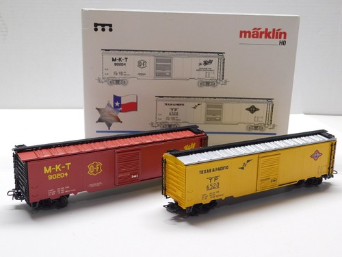 HO SCALE - MARKLIN 4579 MKT KATY TEXAS PACIFIC 50' BOX CAR TRAINS SET OF (2)