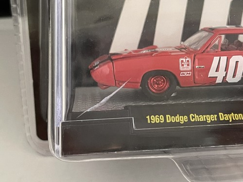M2 Machines CHASE 1 of 750 Red 1969 DODGE CHARGER DAYTONA HEMI Flowmaster Car - Picture 3 of 8