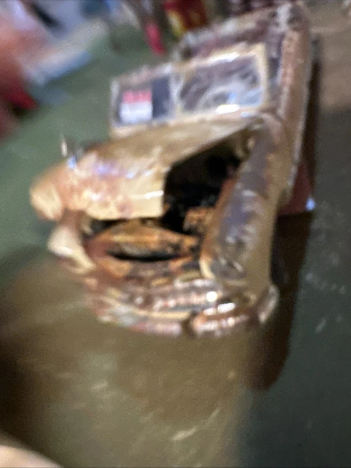 1949 Ford - Barn Find Cars- 1:24 DIECAST - Danbury Mint - Weathered - Image 3 of 4