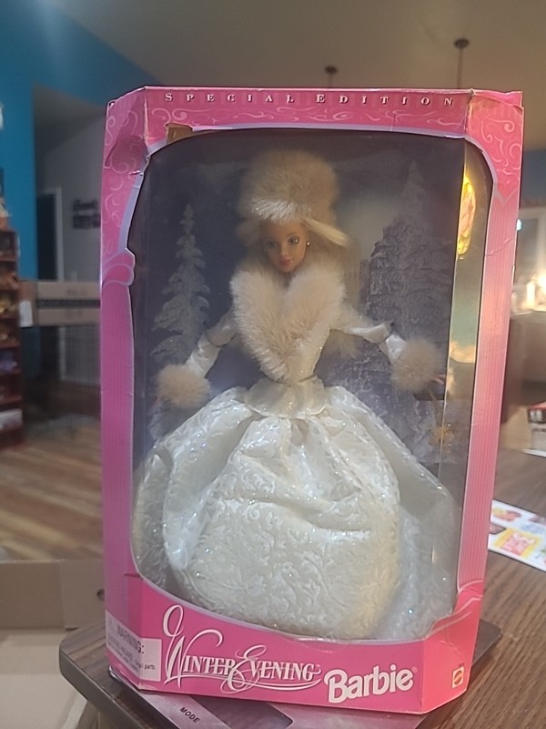 VTG Winter Evening Barbie Doll Special Edition 1998 Mattel #19218 New In Box