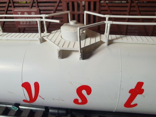 O Scale 33,000 Gallon Freight Tanker Car Atlas - Picture 16 of 18