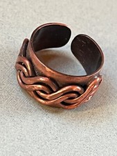 Vintage Sold Copper w Twist Braid Overly Adjustable Band Ring Currently Size 5.5