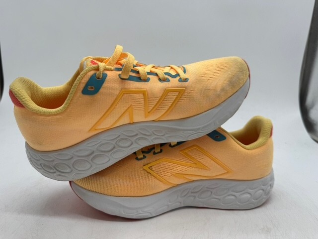 NEW BALANCE WOMEN display picture 3