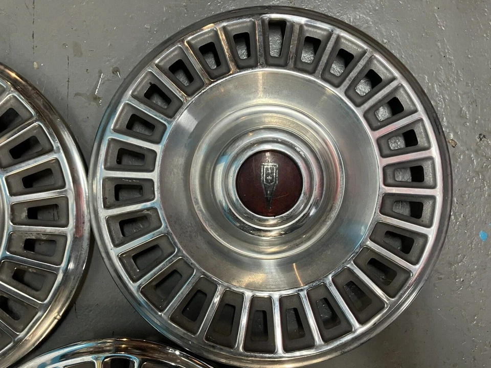 Juego de 3 cubiertas de rueda de 14 pulgadas Pontiac Beaumont 69 USADAS Foto 3 de 4