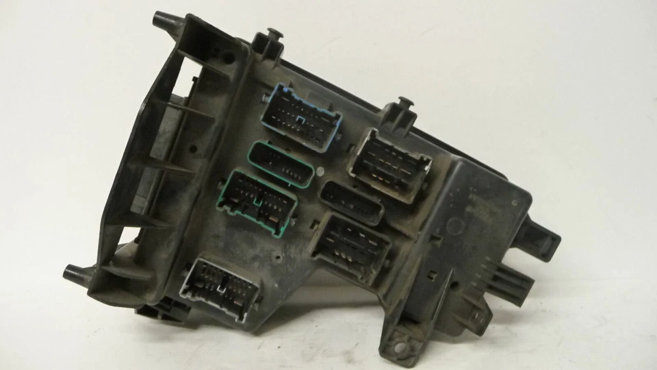 NY687-3 OEM WARRANTY 2000 2001 MAZDA MPV FUSE BOX ENGINE CONTROL MODULE - Image 2 of 3
