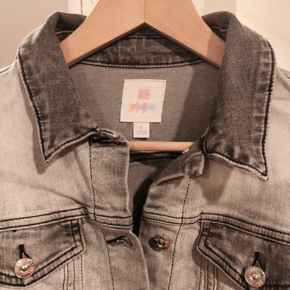 Chaqueta vaquera grande gris LuLaRoe para mujer Foto 2 de 4