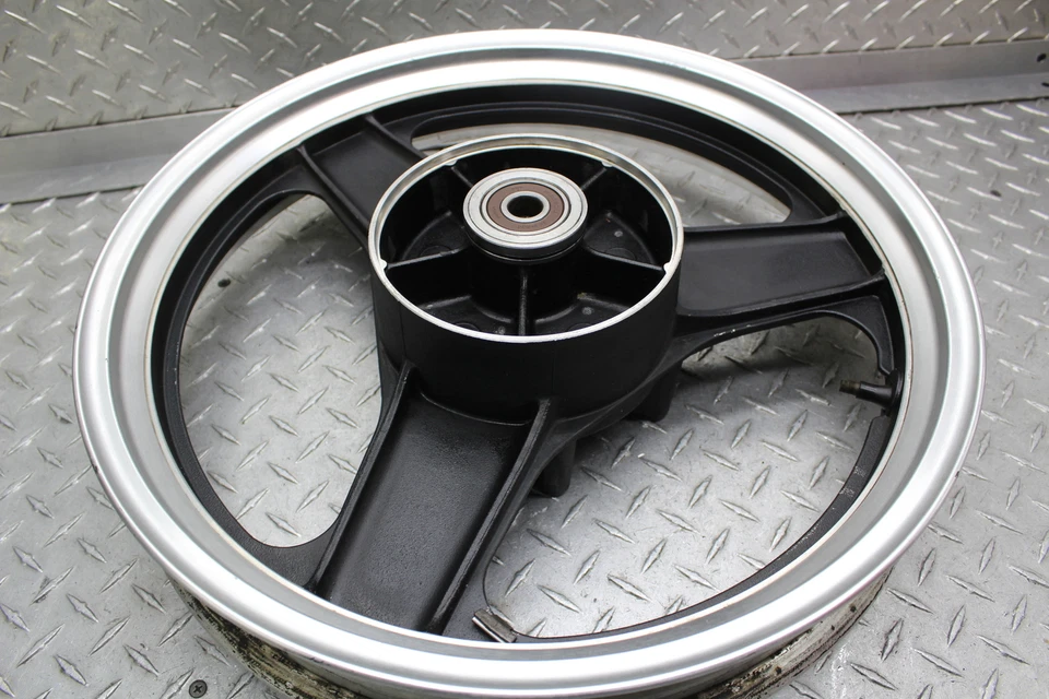 Honda Interceptor 500 VF500F 1985 llanta trasera 42650-MF2-670 Foto 4 de 4