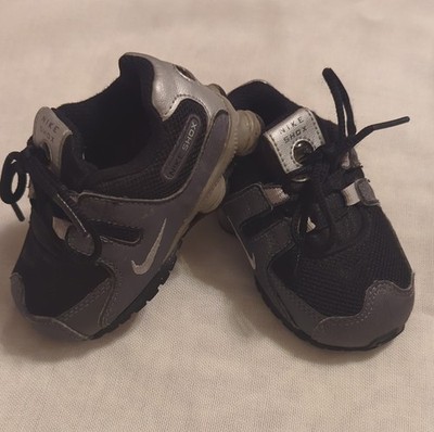 Nike Shox Baby Sneakers Black Gray Lace Up Low Top US 5C 488308-029