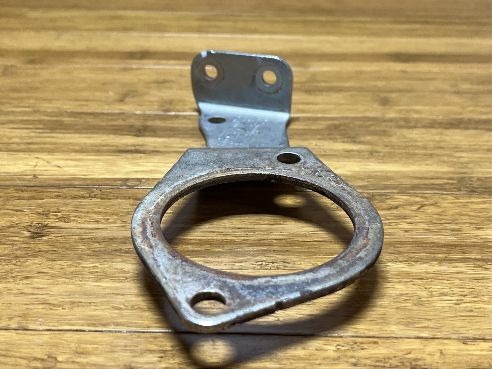2016-2023 Rolls Royce Dawn Engine Side CYL. 7-12 Catalytic Converter Bracket OEM