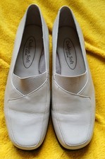 Clarks Women's Cushion Soft Beige Leather Wedge Heel Slip On Shoes Size 5