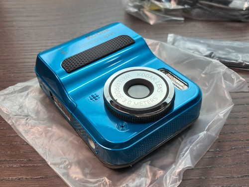 Kodak EasyShare Sport C123 12.0MP Digicam Digital Camera BLUE New - Picture 2 of 13