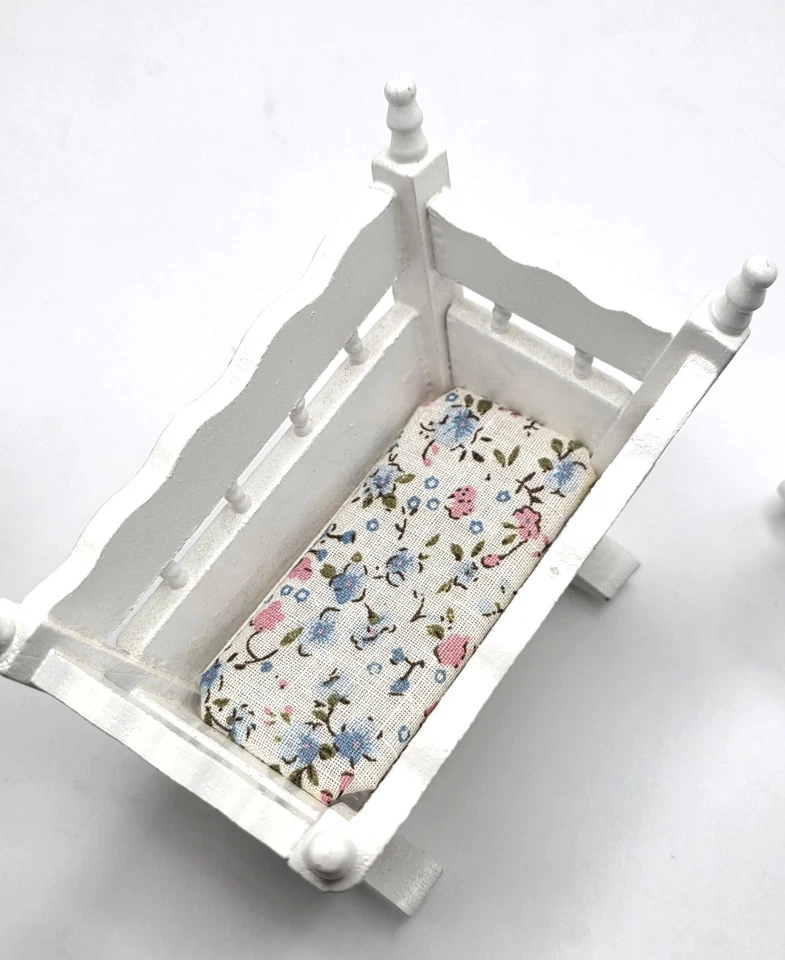 Muebles para casa de muñecas Melissa & Doug cuarto infantil 3 piezas Foto 2 de 4