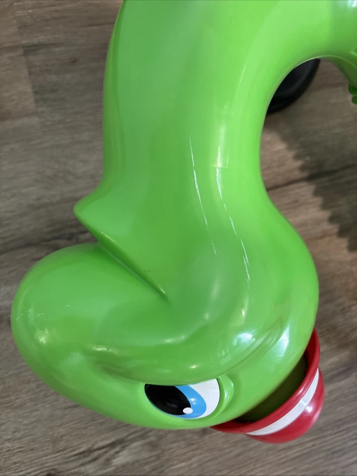 Radio Flyer 73 Ride-On Inchworm juguete verde Foto 4 de 4