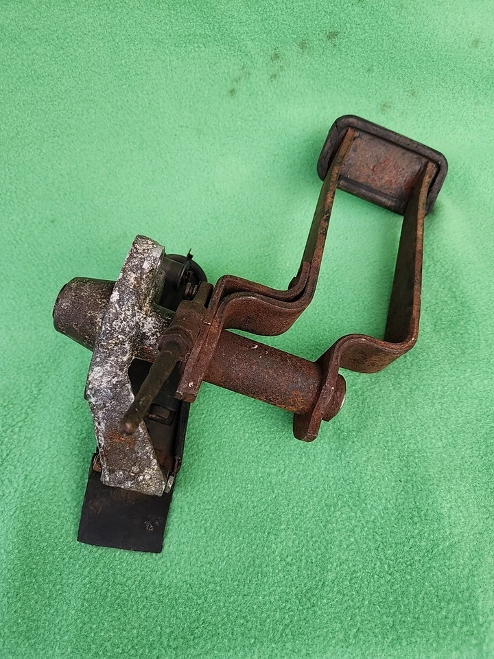 1968-1974 Volkswagen Beetle Auto Stick Pedal Assembly VW Bug - Image 2 of 4