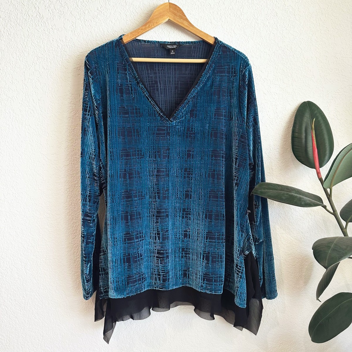 Simpley Vera Vera Wang Velvet Burnout Tunic Top 1X Sheer Whimsy