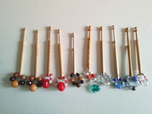 10 Wood Lace Making  Bobbins  Complete With Spangles 3 - Photo 1/3