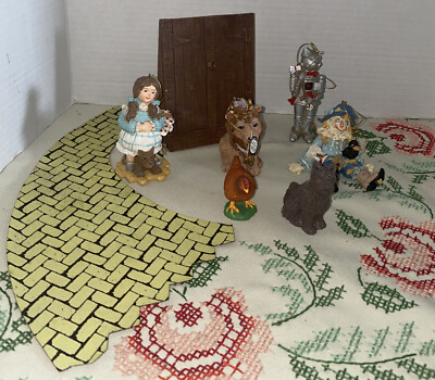 Wizard of Oz Smithsonian Institution Christmas Ornaments Dorothy Tin Lion Scare