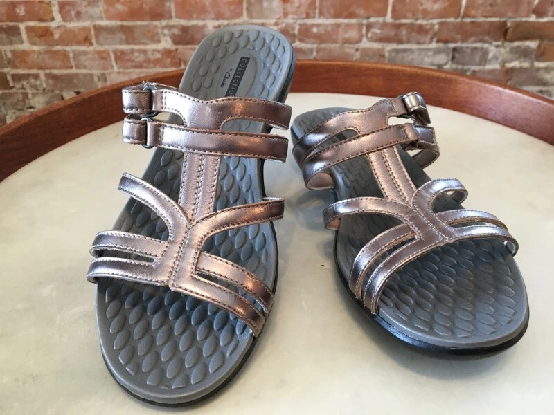 Clarks metallic hotsell sandals