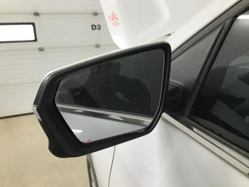 Used Left Door Mirror fits: 2018 Chevrolet Equinox w/blind spot alert opt DWK pa