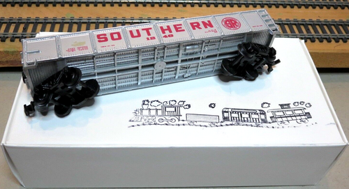 BACHMANN 17204 HO Scale 41' Steel Gondola "Southern" with Hook-Horn Couplers - Picture 10 of 10