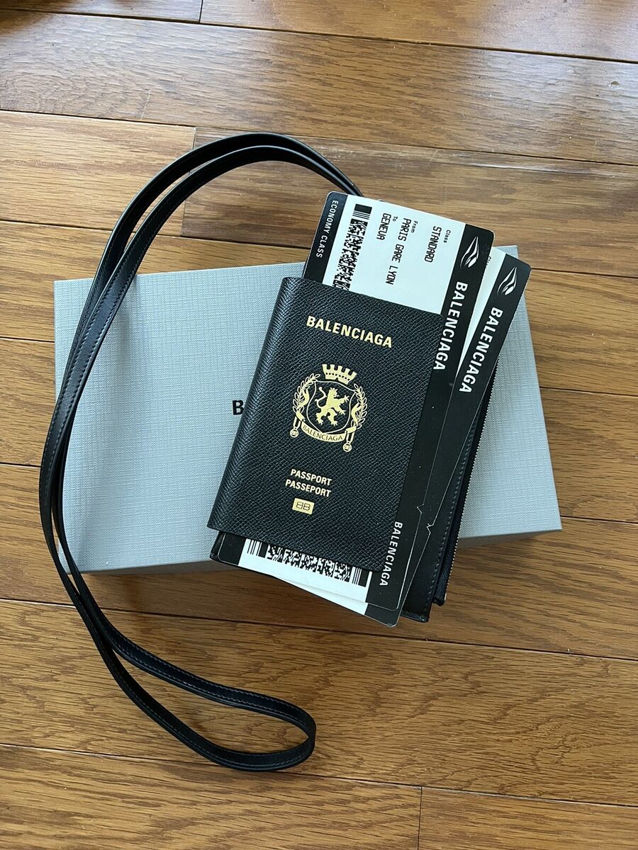 BALENCIAGA PASSPORT 白っぽかっ パスポート ホルダー BALENCIAGA PASSPORT 白っぽかっ パスポート ホルダー