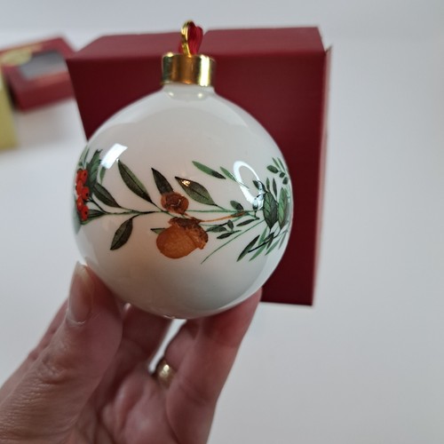 2021 SPODE Annual Bauble Christmas Tree Ornament Ceramic with Box 2.6" - Picture 5 of 7