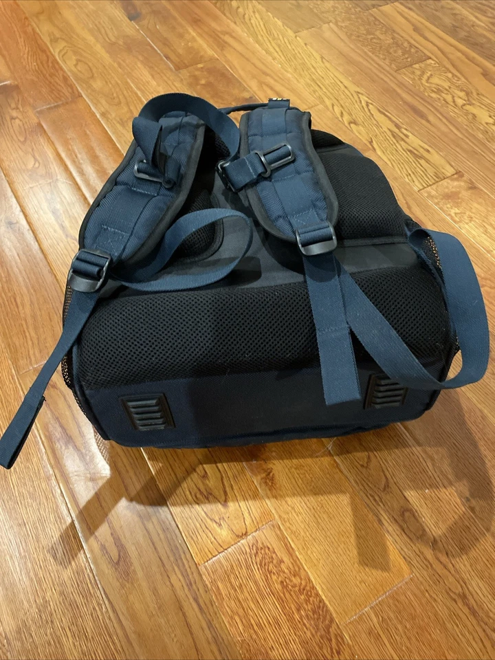 Beverley Hills Polo Club 1982 Backpack Blue And Grey 16 H X 20 L X 6.5 W - Image 4 of 4