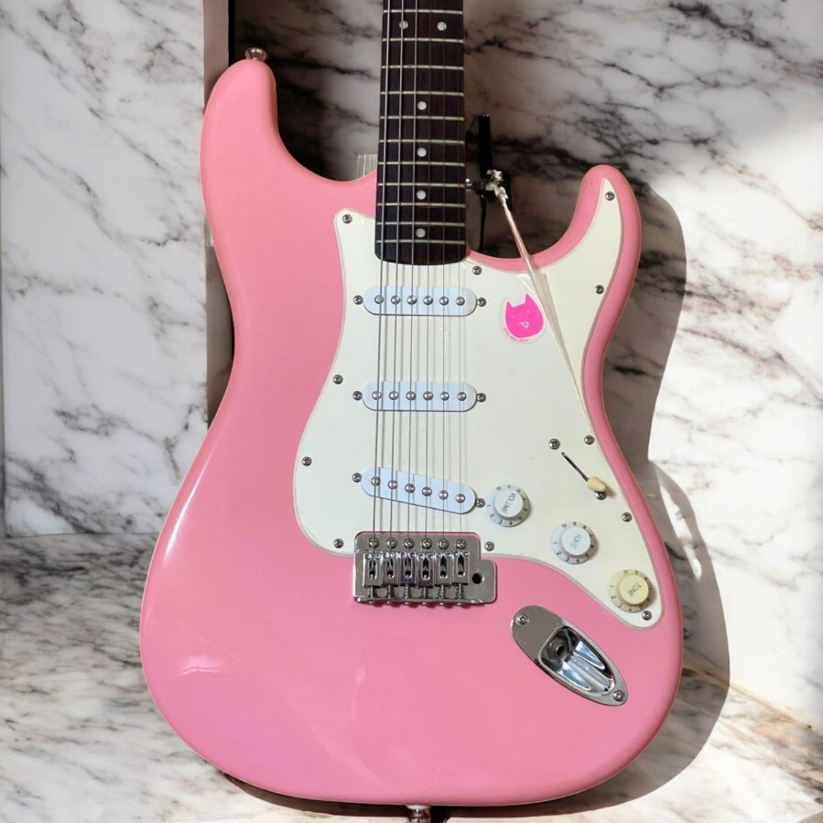弦楽器、ギター 2016 Squier by Fender Bullet Strato / Pink 2016 Squier by Fender Bullet Strato / Pink
