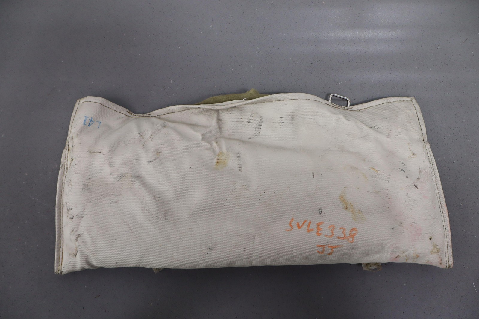 1996-1998 Lexus LX450 Emergency Roadside Bottle Jack W/Bracket & Tools