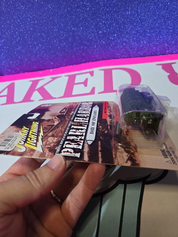 Johnny Lightning Pearl Harbor Day of Infamy GMC CCKW 6X6 CARGO TRUCK - Image 2 of 4