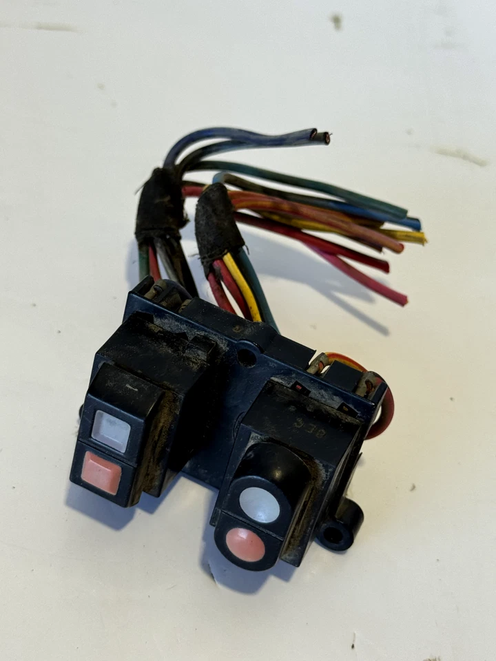 1987-1991 Ford F150 F250 F350 XL XLT RIGHT PASS SIDE POWER WINDOW SWITCH W/ WIRE - Image 2 of 4