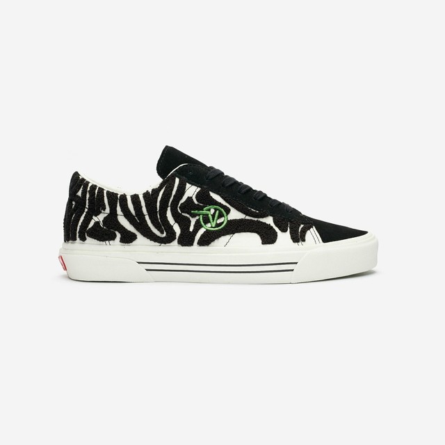 vans black and white design
