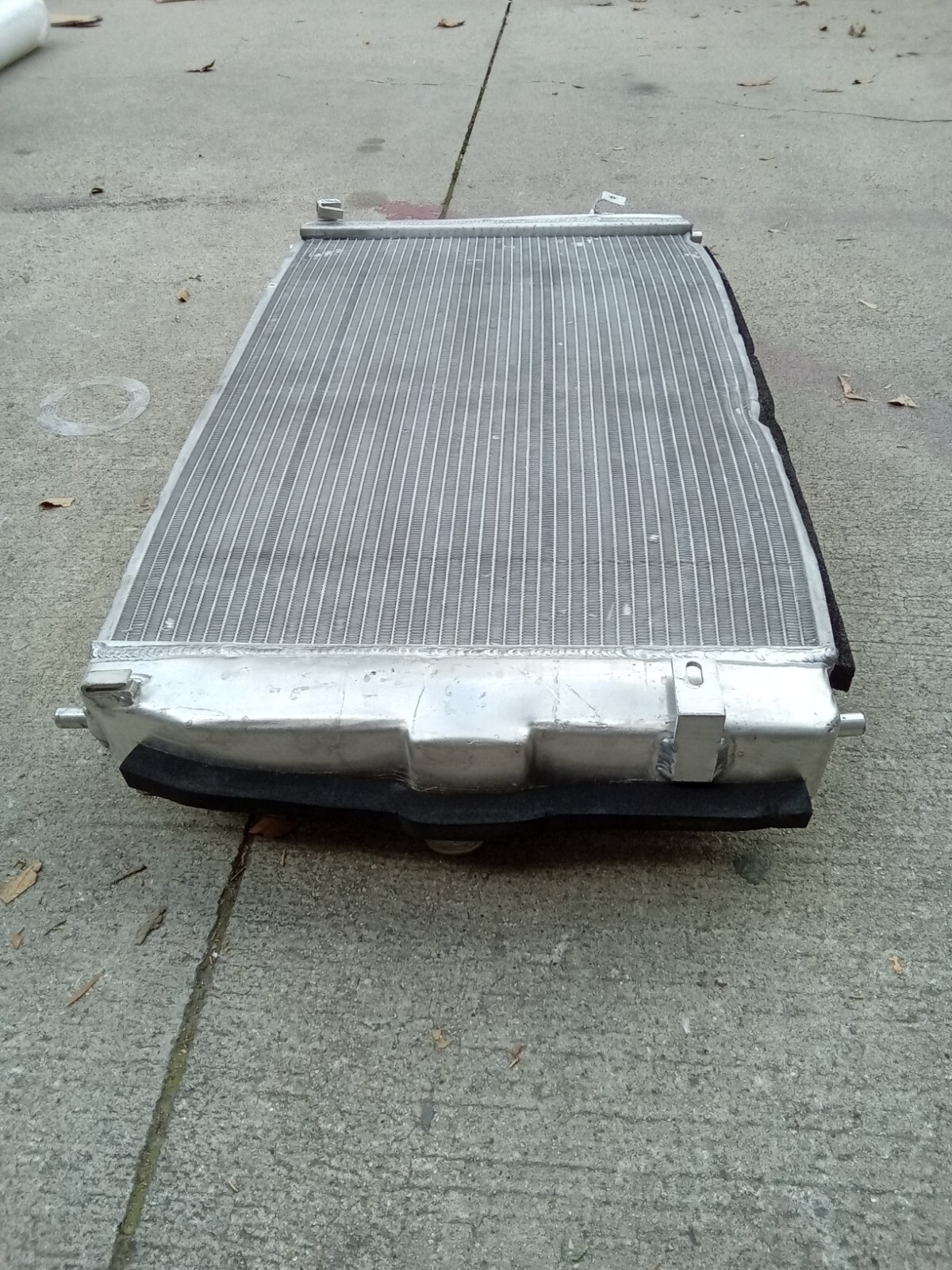 ASTON MARTIN DB7 DB9 VANQUISH ALUMINIUM RADIATOR ASSEMBLY 32-121574-AD GENUINE
