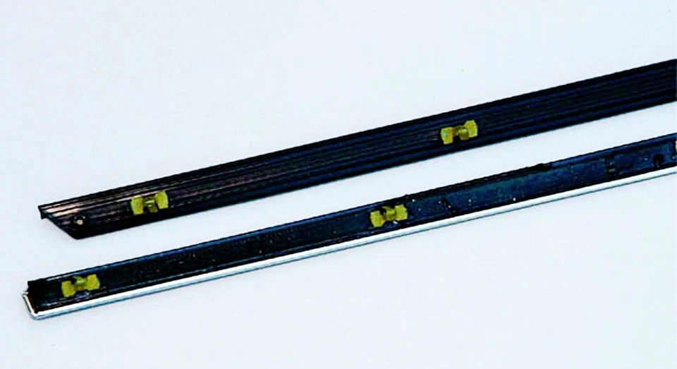 ¡NUEVO! Mustang Beltline Weatherstrip Fastback 1971 1972 1973 kit de 8 piezas sellos de puerta Foto 3 de 4